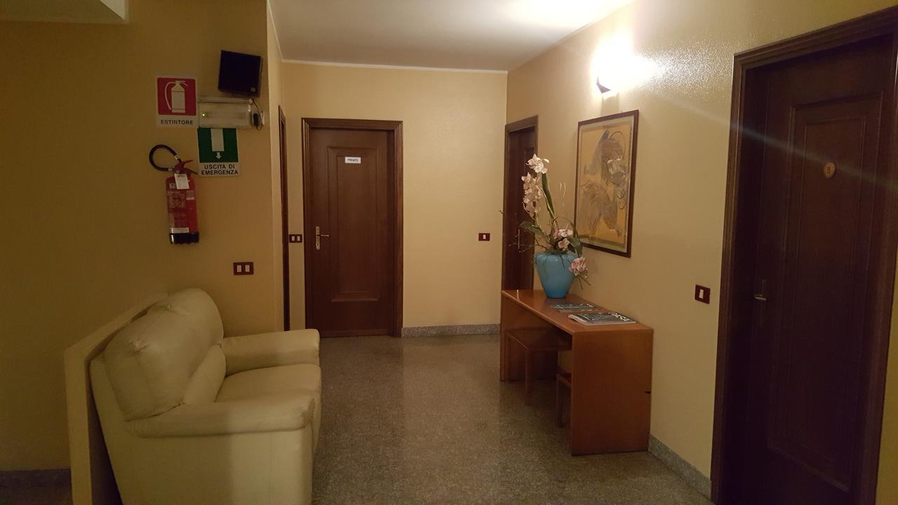 Hotel Ristorante Centrale Vestone Luaran gambar