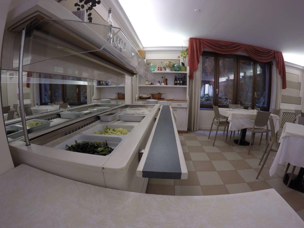 Hotel Ristorante Centrale Vestone Luaran gambar