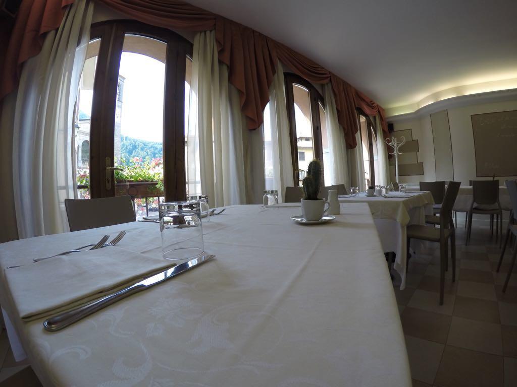 Hotel Ristorante Centrale Vestone Luaran gambar